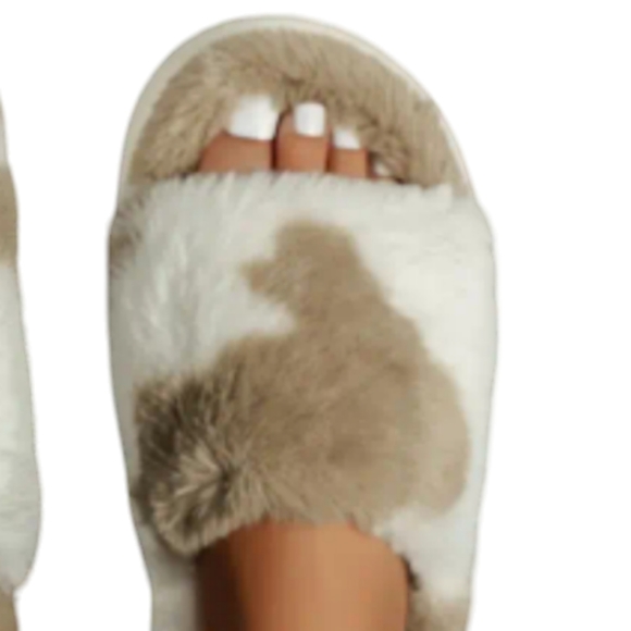 Animal Print Super Soft Faux Fur Mule Slippers - Picture 2 of 3